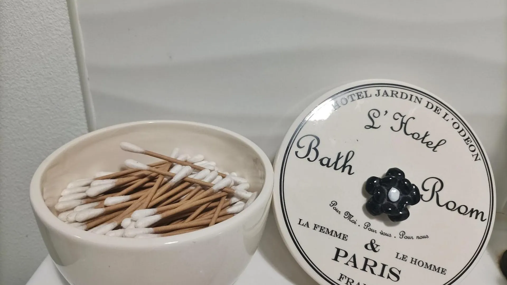 Le Tigite B&B, Suite Autonome Avec Entree Independante, Petit-Dej Et Linge Fourni, Pour 1 A 4P -Queen Size Et Canape Lit Double- Allaire Couette-café