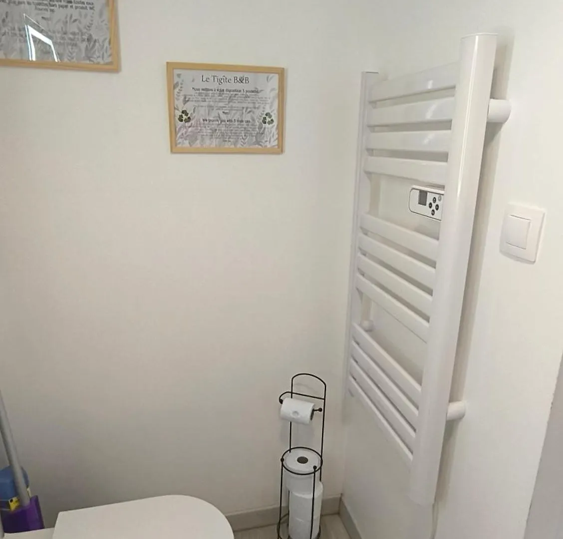 Le Tigite B&B, Suite Autonome Avec Entree Independante, Petit-Dej Et Linge Fourni, Pour 1 A 4P -Queen Size Et Canape Lit Double- Allaire Couette-café